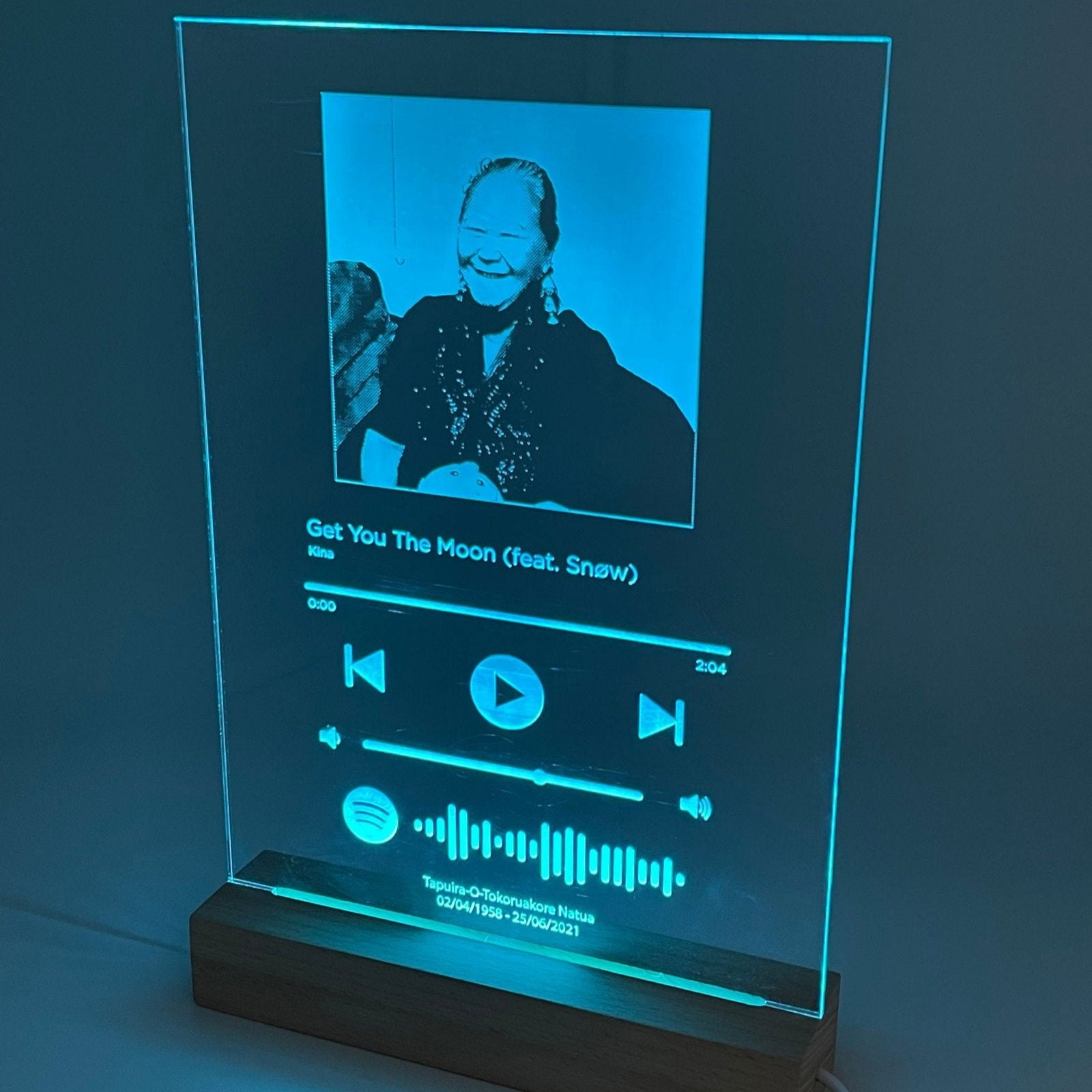 customised Spotify Plaque engraved photo with wooden base LED